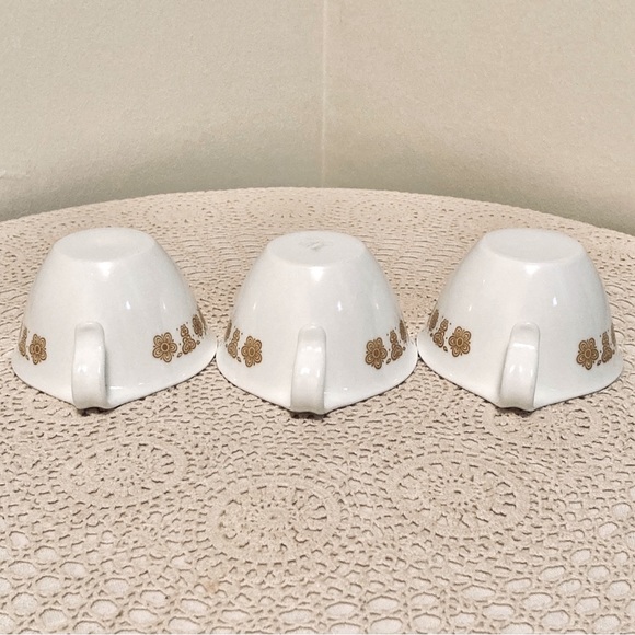 Vintage 1970’s Corelle by Corning Butterfly Gold Set of 3 Original Hook Cups - Picture 4 of 5